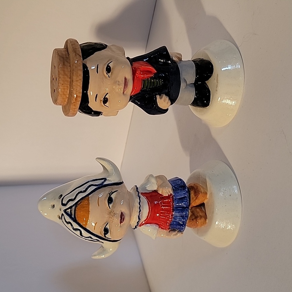 Salt and Pepper Shakers vintage 1979 Duncan